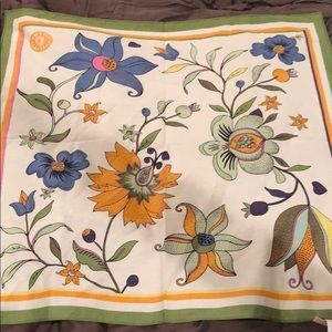 Tory Burch Sees Box Scarf